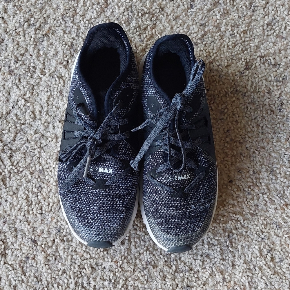 Nike airs